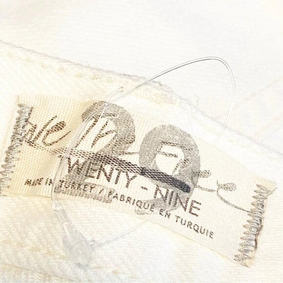 Stylish White Ripped Women Jeans - Picture 10 of 10